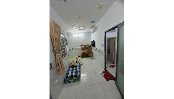 NGAY MẶT TIỀN MIẾU BÌNH ĐÔNG - GẦN NGÃ TƯ 4 XÃ - NHÀ 2 TẦNG 2PN - SỔ NỞ HẬU TÀI LỘC - GIÁ NHỈNH 4 TỶ